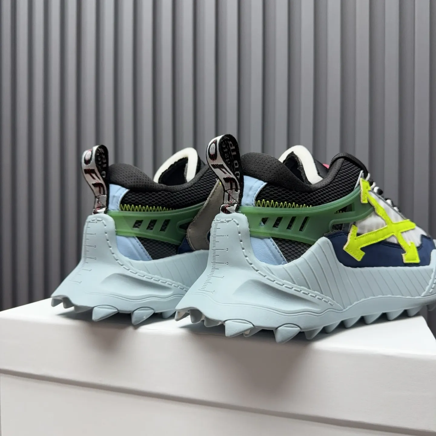 【OFF WHITE】P: 680💰Couple model, Size: Female 35-40; Male 39-44 (customized at 45.46) 2025SS trendy brand OFF WHITE classic popular model, combined outsole, official website original 1:1 developed top-level copy, ️Selected imported high-mercerized matte cowhide splicing breathable mesh ✔️Breathable lining, breathable and comfortable, simple and personalized design, official website rubber outsole.